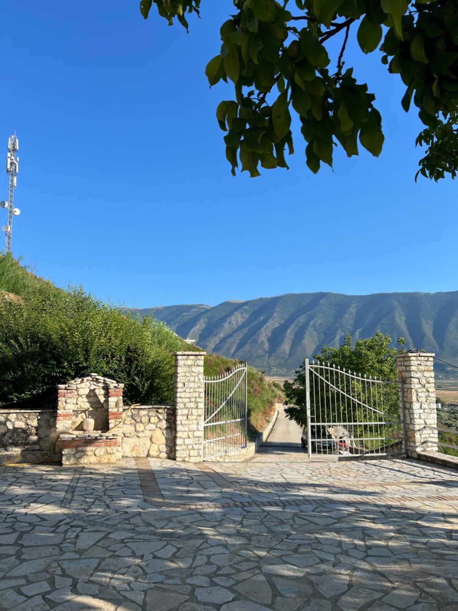 Kings Castle Sea View Studio- 1 Bedroom- 2 Bedroom Appartamento Orikum