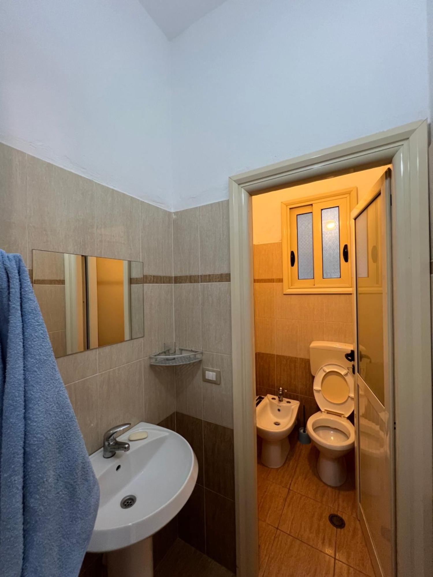 Kings Castle Sea View Studio- 1 Bedroom- 2 Bedroom Appartamento Orikum